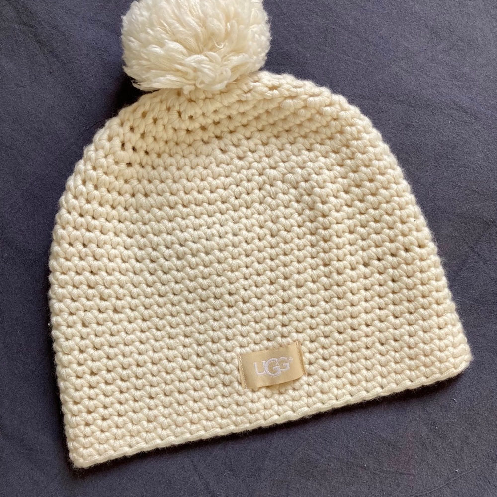 UGG Winter hat for women (ivory)
